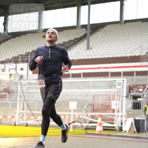 07.12.2025 - St. Pauli X-Mass-Run No. 15 Patografie http://msf.ph/oto/9378732 07.12.2025 10:11:10 Ziel 1935, 1969, 3815 meine-sportfotos.de