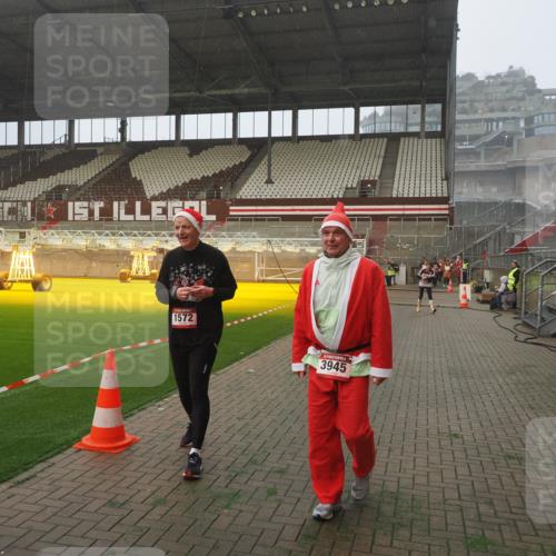 07.12.2025 - St. Pauli X-Mass-Run No. 15 Fabian Wolf http://msf.ph/oto/9378734 07.12.2025 10:07:12 Ziel 421, 792, 1572, 2983, 3414, 3945, 4354 meine-sportfotos.de