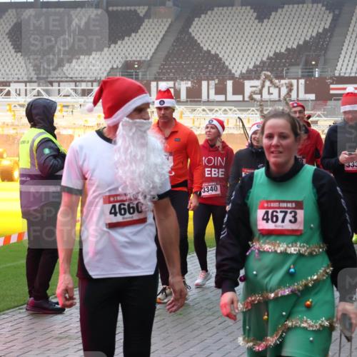 07.12.2025 - St. Pauli X-Mass-Run No. 15 Luisa Fischer http://msf.ph/oto/9378794 07.12.2025 10:05:30 Ziel 4660, 10, 3340, 4673, 3337, 1522, 114, 202, 210, 292, 543, 668, 699, 713, 950, 1121, 1217, 1481, 1661, 1761, 1973, 1991, 2168, 2249, 2570, 2856, 2866, 3186, 3307, 3311, 3386, 3894, 4036, 4080, 4553, 4557 meine-sportfotos.de