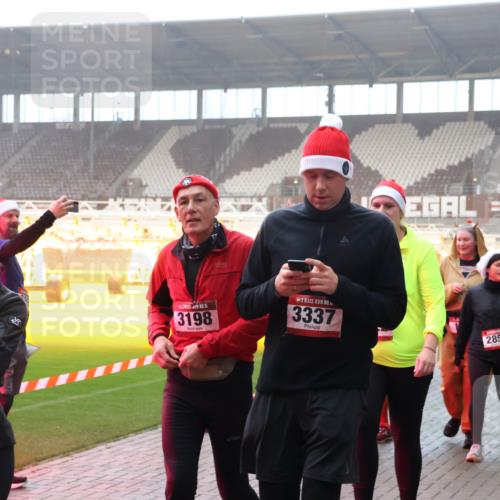 07.12.2025 - St. Pauli X-Mass-Run No. 15 Luisa Fischer http://msf.ph/oto/9378842 07.12.2025 10:05:38 Ziel 334, 11, 15, 3198, 3337, 2856, 3186, 2866, 114, 202, 210, 292, 543, 668, 699, 950, 1121, 1217, 1316, 1374, 1481, 1661, 1761, 1973, 1991, 2168, 2249, 2856, 2866, 3186, 3307, 3311, 3386, 4036, 4080, 4553, 4556, 4557, 4558 meine-sportfotos.de