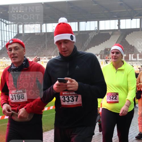 07.12.2025 - St. Pauli X-Mass-Run No. 15 Luisa Fischer http://msf.ph/oto/9378850 07.12.2025 10:05:39 Ziel 15, 3198, 3337, 15, 1522, 114, 2856, 114, 202, 210, 292, 543, 668, 699, 950, 1121, 1217, 1316, 1374, 1481, 1661, 1761, 1973, 1991, 2168, 2249, 2856, 2866, 3186, 3307, 3311, 3386, 4036, 4556, 4558 meine-sportfotos.de