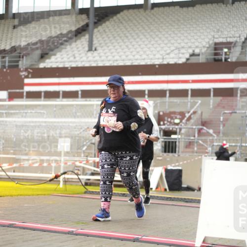 07.12.2025 - St. Pauli X-Mass-Run No. 15 Patografie http://msf.ph/oto/9378851 07.12.2025 10:11:34 Ziel 670, 2909, 3085, 3909, 4662 meine-sportfotos.de