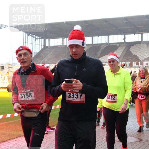 07.12.2025 - St. Pauli X-Mass-Run No. 15 Luisa Fischer http://msf.ph/oto/9378853 07.12.2025 10:05:39 Ziel 15, 3198, 3337, 5, 1522, 114, 56, 2866, 114, 202, 210, 292, 543, 668, 699, 950, 1121, 1217, 1316, 1374, 1481, 1661, 1761, 1973, 1991, 2168, 2249, 2856, 2866, 3186, 3307, 3311, 3386, 4036, 4556, 4558 meine-sportfotos.de