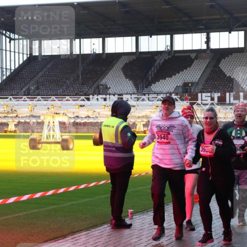 07.12.2025 - St. Pauli X-Mass-Run No. 15 Luisa Fischer http://msf.ph/oto/9378866 07.12.2025 10:31:15 Ziel 3940, 395, 98, 594, 601, 608, 1015, 1075, 1698, 1700, 2537, 2910, 3936, 3940, 3982, 3986, 4464, 4845, 4847 meine-sportfotos.de