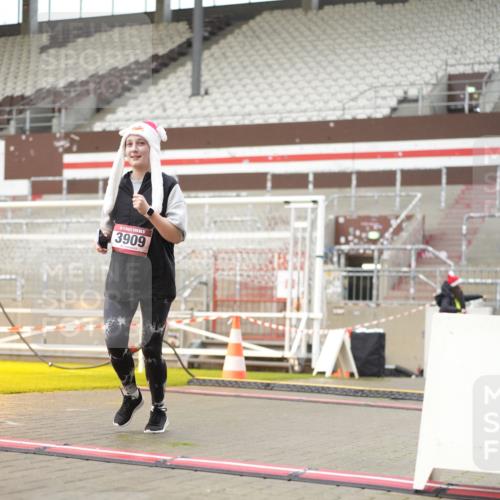 07.12.2025 - St. Pauli X-Mass-Run No. 15 Patografie http://msf.ph/oto/9378870 07.12.2025 10:11:35 Ziel 670, 2909, 3085, 3909, 4662 meine-sportfotos.de