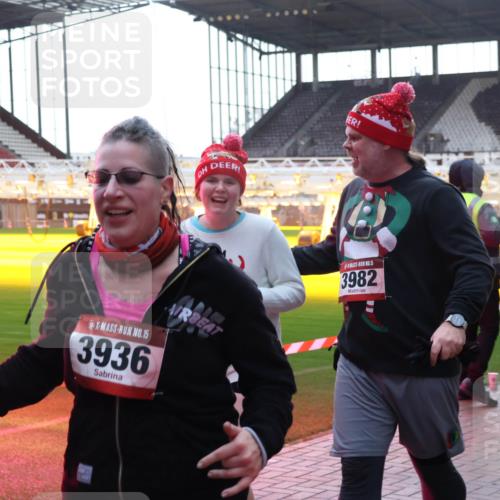 07.12.2025 - St. Pauli X-Mass-Run No. 15 Luisa Fischer http://msf.ph/oto/9378880 07.12.2025 10:31:17 Ziel 15, 3936, 5, 3982, 594, 601, 608, 1015, 1075, 1698, 1700, 2537, 2910, 3936, 3940, 3982, 3986, 4464, 4845, 4847 meine-sportfotos.de