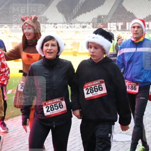 07.12.2025 - St. Pauli X-Mass-Run No. 15 Luisa Fischer http://msf.ph/oto/9378881 07.12.2025 10:05:43 Ziel 2, 15, 2856, 15, 2866, 5, 186, 2809, 114, 202, 210, 292, 543, 668, 699, 950, 1121, 1217, 1316, 1374, 1481, 1661, 1761, 1973, 1991, 2168, 2249, 2856, 2866, 3186, 3231, 3307, 3311, 3386, 4036, 4552, 4555, 4556, 4558 meine-sportfotos.de