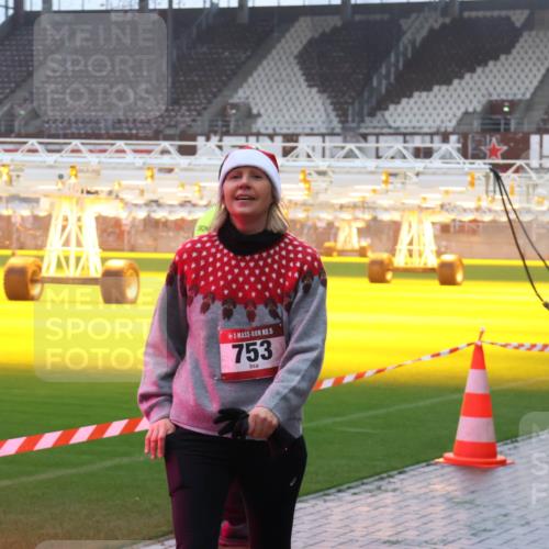 07.12.2025 - St. Pauli X-Mass-Run No. 15 Luisa Fischer http://msf.ph/oto/9378892 07.12.2025 11:10:29 Ziel 15, 753, 42, 53, 696, 720, 737, 753, 755, 814, 863, 980, 1157, 1163, 1298, 1299, 1579, 1582, 1697, 2371 meine-sportfotos.de
