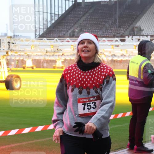07.12.2025 - St. Pauli X-Mass-Run No. 15 Luisa Fischer http://msf.ph/oto/9378899 07.12.2025 11:10:30 Ziel 15, 753, 42, 53, 696, 720, 737, 753, 755, 814, 863, 980, 1157, 1163, 1298, 1299, 1579, 1582, 1697, 2371 meine-sportfotos.de