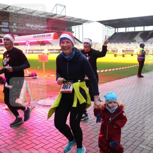 07.12.2025 - St. Pauli X-Mass-Run No. 15 Luisa Fischer http://msf.ph/oto/9378903 07.12.2025 10:31:22 Ziel 4007, 4009, 594, 601, 608, 1015, 1075, 1545, 1698, 1700, 2073, 2172, 2537, 2914, 3889, 3936, 3940, 3982, 3986, 4464, 4845, 4847 meine-sportfotos.de