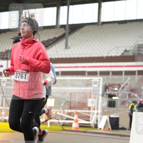 07.12.2025 - St. Pauli X-Mass-Run No. 15 Patografie http://msf.ph/oto/9378909 07.12.2025 10:11:43 Ziel 670, 1687, 2906, 2909, 3085, 3761, 3767, 3909, 3932, 3935 meine-sportfotos.de