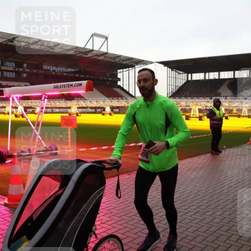 07.12.2025 - St. Pauli X-Mass-Run No. 15 Luisa Fischer http://msf.ph/oto/9378910 07.12.2025 10:31:24 Ziel 009, 594, 601, 608, 1015, 1075, 1545, 1698, 1700, 2073, 2172, 2537, 2914, 3889, 3936, 3940, 3982, 3986, 4464, 4845, 4847 meine-sportfotos.de