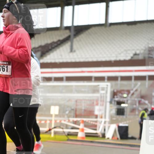 07.12.2025 - St. Pauli X-Mass-Run No. 15 Patografie http://msf.ph/oto/9378915 07.12.2025 10:11:43 Ziel 670, 1687, 2906, 2909, 3085, 3761, 3767, 3909, 3932, 3935 meine-sportfotos.de