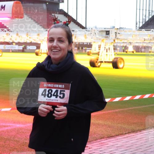 07.12.2025 - St. Pauli X-Mass-Run No. 15 Luisa Fischer http://msf.ph/oto/9378928 07.12.2025 10:31:31 Ziel 4, 15, 4845, 15, 847, 343, 594, 601, 608, 1015, 1075, 1545, 1698, 1700, 2073, 2171, 2172, 2537, 2914, 3889, 3936, 3940, 3982, 3986, 4464, 4845, 4847 meine-sportfotos.de