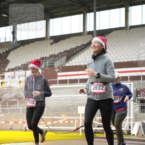 07.12.2025 - St. Pauli X-Mass-Run No. 15 Patografie http://msf.ph/oto/9378930 07.12.2025 10:11:48 Ziel 670, 756, 1687, 1688, 2906, 3761, 3767, 3909, 3932, 3935 meine-sportfotos.de