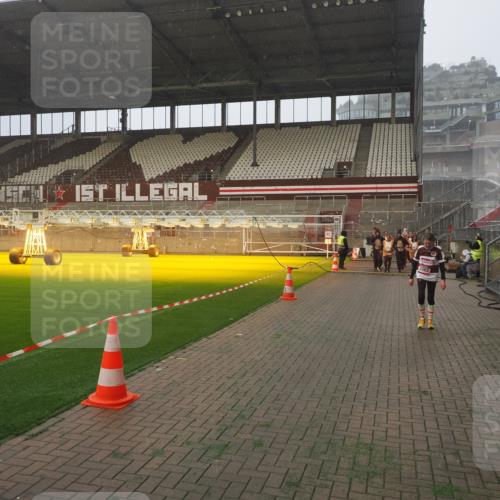 07.12.2025 - St. Pauli X-Mass-Run No. 15 Fabian Wolf http://msf.ph/oto/9378935 07.12.2025 10:07:18 Ziel 256, 265, 272, 517, 657, 685, 1187, 1234, 1572, 2983, 3414, 3945 meine-sportfotos.de