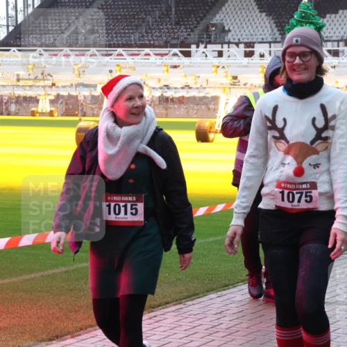 07.12.2025 - St. Pauli X-Mass-Run No. 15 Luisa Fischer http://msf.ph/oto/9378949 07.12.2025 10:31:44 Ziel 15, 1015, 15, 1075, 343, 1015, 1075, 1545, 1818, 2073, 2171, 2172, 2540, 2541, 2914, 3889, 3982, 3986, 4412, 4464 meine-sportfotos.de