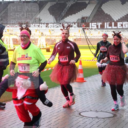 07.12.2025 - St. Pauli X-Mass-Run No. 15 Luisa Fischer http://msf.ph/oto/9378951 07.12.2025 11:10:50 Ziel 15, 53, 1739, 1694, 5, 1740, 1298, 29, 30, 31, 42, 49, 53, 122, 134, 745, 753, 755, 980, 1064, 1066, 1298, 1299, 1380, 1398, 1626, 1692, 1694, 1697, 1739, 1740, 2371, 3124, 3136 meine-sportfotos.de