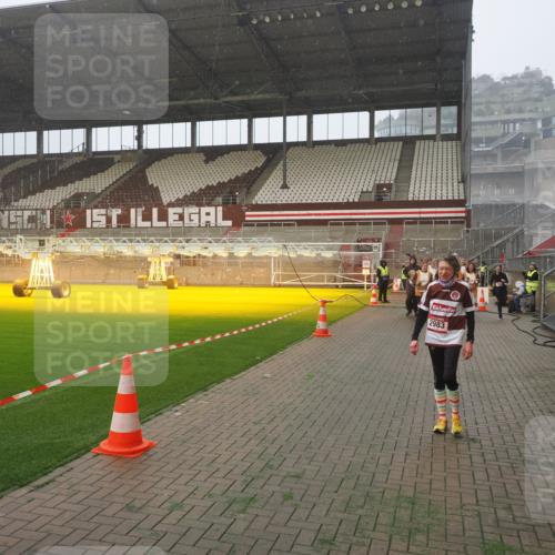 07.12.2025 - St. Pauli X-Mass-Run No. 15 Fabian Wolf http://msf.ph/oto/9378956 07.12.2025 10:07:21 Ziel 256, 265, 272, 517, 657, 685, 716, 767, 1187, 1234, 2983, 3414 meine-sportfotos.de