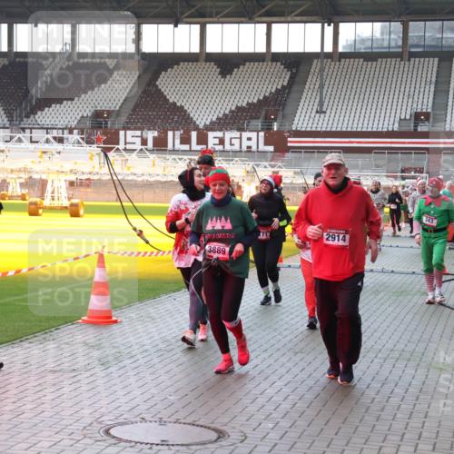 07.12.2025 - St. Pauli X-Mass-Run No. 15 Luisa Fischer http://msf.ph/oto/9378967 07.12.2025 10:31:55 Ziel 3889, 71, 2914, 343, 343, 1545, 1818, 2073, 2171, 2172, 2352, 2540, 2541, 2914, 3889, 3895, 3896, 3897, 4412, 4467, 4518, 4519, 4520 meine-sportfotos.de