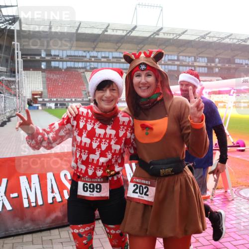 07.12.2025 - St. Pauli X-Mass-Run No. 15 Luisa Fischer http://msf.ph/oto/9378968 07.12.2025 10:05:48 Ziel 15, 699, 15, 202, 114, 123, 202, 210, 292, 363, 385, 543, 668, 699, 945, 950, 1121, 1215, 1222, 1316, 1374, 1481, 1661, 1761, 1973, 1991, 2168, 2249, 2856, 2866, 3186, 3231, 3307, 3311, 3386, 4036, 4552, 4555, 4556, 4558, 4559, 4560 meine-sportfotos.de