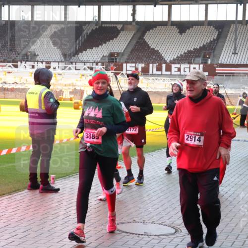 07.12.2025 - St. Pauli X-Mass-Run No. 15 Luisa Fischer http://msf.ph/oto/9378981 07.12.2025 10:31:57 Ziel 2172, 5, 2914, 3885, 4412, 343, 343, 1545, 1818, 2073, 2171, 2172, 2352, 2418, 2540, 2541, 2914, 3889, 3895, 3896, 3897, 3969, 4412, 4467, 4518, 4519, 4520 meine-sportfotos.de