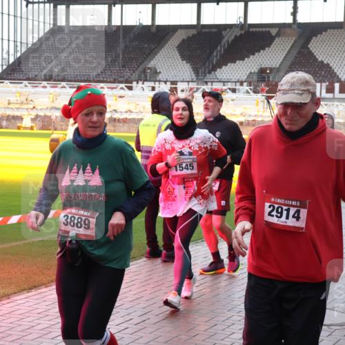 07.12.2025 - St. Pauli X-Mass-Run No. 15 Luisa Fischer http://msf.ph/oto/9378989 07.12.2025 10:31:58 Ziel 15, 3889, 1545, 15, 2914, 818, 343, 1545, 1818, 2073, 2171, 2172, 2352, 2418, 2540, 2541, 2914, 3806, 3808, 3889, 3895, 3896, 3897, 3969, 4412, 4467, 4495, 4518, 4519, 4520 meine-sportfotos.de