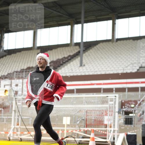 07.12.2025 - St. Pauli X-Mass-Run No. 15 Patografie http://msf.ph/oto/9378999 07.12.2025 10:11:57 Ziel 756, 1389, 1687, 1688, 1833, 2177, 2906, 3761, 3767, 3870, 3932, 3935, 4658 meine-sportfotos.de