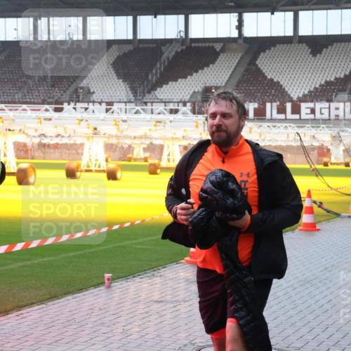 07.12.2025 - St. Pauli X-Mass-Run No. 15 Luisa Fischer http://msf.ph/oto/9379010 07.12.2025 11:10:55 Ziel 6709, 134, 29, 30, 31, 42, 49, 53, 122, 134, 745, 753, 980, 1064, 1066, 1298, 1299, 1380, 1398, 1400, 1402, 1584, 1626, 1692, 1694, 1697, 1739, 1740, 2371, 3124, 3136, 4574 meine-sportfotos.de