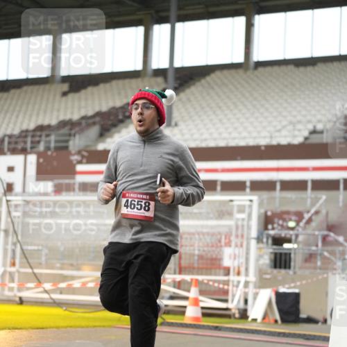 07.12.2025 - St. Pauli X-Mass-Run No. 15 Patografie http://msf.ph/oto/9379011 07.12.2025 10:11:59 Ziel 756, 1389, 1526, 1687, 1688, 1833, 2177, 2906, 3870, 3932, 3935, 4658 meine-sportfotos.de