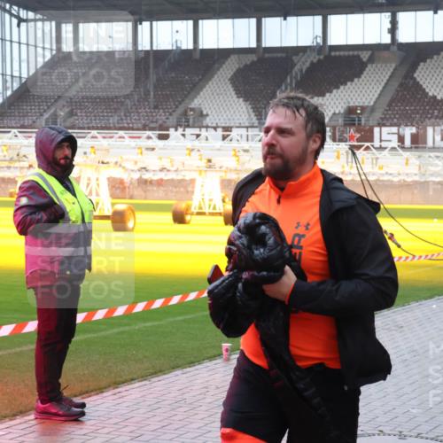 07.12.2025 - St. Pauli X-Mass-Run No. 15 Luisa Fischer http://msf.ph/oto/9379013 07.12.2025 11:10:55 Ziel 677, 29, 30, 31, 42, 49, 53, 122, 134, 745, 753, 980, 1064, 1066, 1298, 1299, 1380, 1398, 1400, 1402, 1584, 1626, 1692, 1694, 1697, 1739, 1740, 2371, 3124, 3136, 4574 meine-sportfotos.de