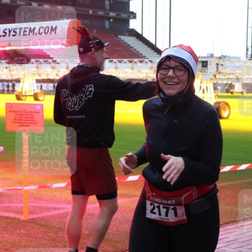 07.12.2025 - St. Pauli X-Mass-Run No. 15 Luisa Fischer http://msf.ph/oto/9379023 07.12.2025 10:32:02 Ziel 15, 2171, 343, 1545, 1818, 2073, 2171, 2172, 2352, 2418, 2540, 2541, 2914, 3267, 3716, 3806, 3808, 3889, 3895, 3896, 3897, 3969, 4412, 4467, 4484, 4495, 4504, 4518, 4519, 4520 meine-sportfotos.de