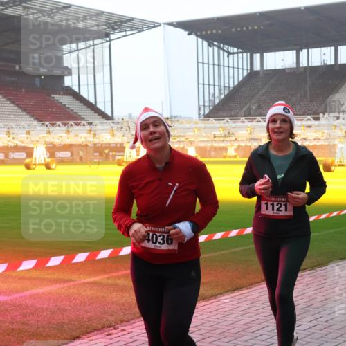 07.12.2025 - St. Pauli X-Mass-Run No. 15 Luisa Fischer http://msf.ph/oto/9379027 07.12.2025 10:05:54 Ziel 4036, 15, 1121, 2, 3, 54, 114, 123, 202, 210, 292, 363, 385, 512, 543, 668, 699, 945, 950, 1121, 1215, 1222, 1316, 1374, 1481, 1661, 1761, 1789, 1791, 2856, 2866, 3186, 3231, 3307, 3311, 3386, 4036, 4195, 4552, 4555, 4556, 4558, 4559, 4560 meine-sportfotos.de
