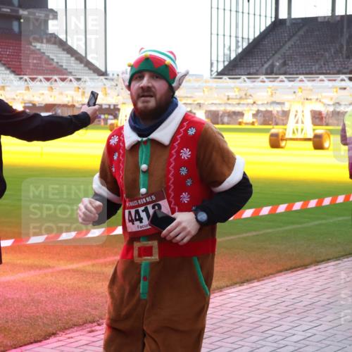 07.12.2025 - St. Pauli X-Mass-Run No. 15 Luisa Fischer http://msf.ph/oto/9379034 07.12.2025 10:32:04 Ziel 15, 4418, 343, 750, 752, 1545, 1818, 2073, 2171, 2172, 2352, 2418, 2540, 2541, 2914, 3267, 3716, 3806, 3808, 3889, 3895, 3896, 3897, 3969, 4412, 4467, 4484, 4495, 4504, 4518, 4519, 4520 meine-sportfotos.de