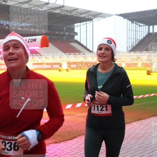 07.12.2025 - St. Pauli X-Mass-Run No. 15 Luisa Fischer http://msf.ph/oto/9379040 07.12.2025 10:05:55 Ziel 936, 1121, 2, 3, 54, 114, 123, 202, 210, 292, 363, 385, 512, 543, 668, 699, 945, 950, 1121, 1215, 1222, 1316, 1374, 1481, 1661, 1761, 1789, 1791, 2856, 2866, 3186, 3231, 3307, 3311, 3386, 4036, 4194, 4195, 4552, 4555, 4556, 4558, 4559, 4560 meine-sportfotos.de