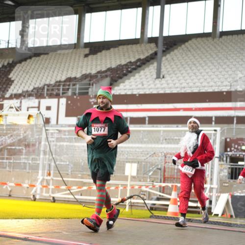 07.12.2025 - St. Pauli X-Mass-Run No. 15 Patografie http://msf.ph/oto/9379051 07.12.2025 10:12:16 Ziel 1070, 1072, 1074, 1077, 1526 meine-sportfotos.de