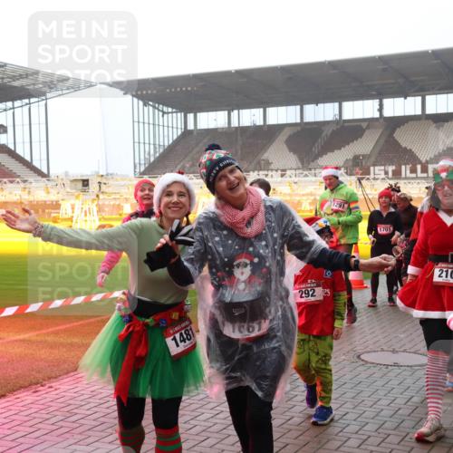 07.12.2025 - St. Pauli X-Mass-Run No. 15 Luisa Fischer http://msf.ph/oto/9379058 07.12.2025 10:05:58 Ziel 1481, 1661, 292, 1291, 1701, 210, 1374, 2, 3, 54, 114, 123, 202, 210, 292, 363, 385, 512, 543, 668, 699, 945, 950, 1121, 1215, 1222, 1316, 1374, 1481, 1661, 1761, 1789, 1791, 3186, 3231, 3307, 3311, 3386, 3877, 4036, 4194, 4195, 4552, 4555, 4556, 4558, 4559, 4560 meine-sportfotos.de