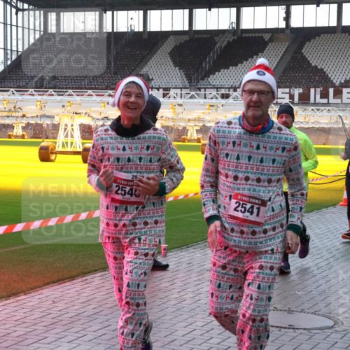 07.12.2025 - St. Pauli X-Mass-Run No. 15 Luisa Fischer http://msf.ph/oto/9379065 07.12.2025 10:32:08 Ziel 25, 2540, 2541, 3897, 4520, 352, 343, 750, 752, 1545, 1818, 2073, 2171, 2172, 2352, 2418, 2540, 2541, 3267, 3716, 3806, 3808, 3895, 3896, 3897, 3969, 4412, 4467, 4484, 4495, 4504, 4518, 4519, 4520 meine-sportfotos.de
