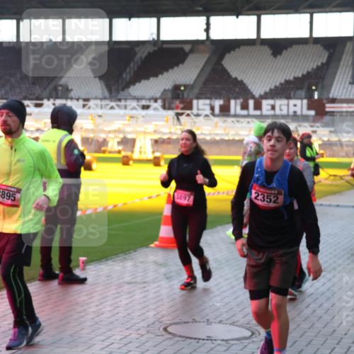 07.12.2025 - St. Pauli X-Mass-Run No. 15 Luisa Fischer http://msf.ph/oto/9379080 07.12.2025 10:32:09 Ziel 555555, 3895, 1897, 2352, 343, 750, 752, 1818, 2073, 2171, 2172, 2352, 2418, 2540, 2541, 3267, 3716, 3806, 3808, 3895, 3896, 3897, 3969, 4412, 4467, 4484, 4495, 4504, 4518, 4519, 4520 meine-sportfotos.de