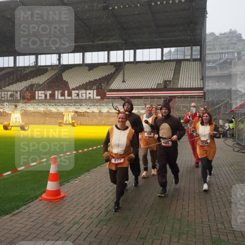07.12.2025 - St. Pauli X-Mass-Run No. 15 Fabian Wolf http://msf.ph/oto/9379095 07.12.2025 10:07:26 Ziel 256, 265, 272, 517, 657, 685, 716, 767, 1187, 1234, 1543, 2983, 3003 meine-sportfotos.de