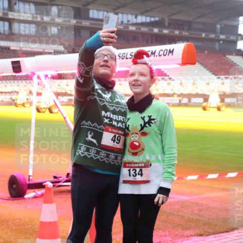 07.12.2025 - St. Pauli X-Mass-Run No. 15 Luisa Fischer http://msf.ph/oto/9379114 07.12.2025 11:11:06 Ziel 49, 134, 29, 30, 31, 42, 48, 49, 53, 122, 134, 660, 667, 669, 745, 980, 1064, 1066, 1298, 1299, 1380, 1398, 1400, 1402, 1584, 1626, 1692, 1694, 1697, 1739, 1740, 2371, 2616, 3124, 3136, 4574 meine-sportfotos.de