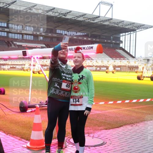 07.12.2025 - St. Pauli X-Mass-Run No. 15 Luisa Fischer http://msf.ph/oto/9379117 07.12.2025 11:11:06 Ziel 49, 15, 134, 29, 30, 31, 42, 48, 49, 53, 122, 134, 660, 667, 669, 745, 980, 1064, 1066, 1298, 1299, 1380, 1398, 1400, 1402, 1584, 1626, 1692, 1694, 1697, 1739, 1740, 2371, 2616, 3124, 3136, 4574 meine-sportfotos.de
