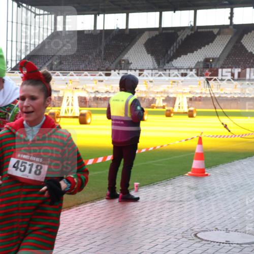 07.12.2025 - St. Pauli X-Mass-Run No. 15 Luisa Fischer http://msf.ph/oto/9379119 07.12.2025 10:32:15 Ziel 4520, 4518, 4519, 343, 750, 752, 1818, 2171, 2342, 2343, 2345, 2352, 2418, 2540, 2541, 3267, 3716, 3806, 3808, 3895, 3896, 3897, 3969, 4274, 4275, 4412, 4467, 4484, 4495, 4504, 4518, 4519, 4520 meine-sportfotos.de