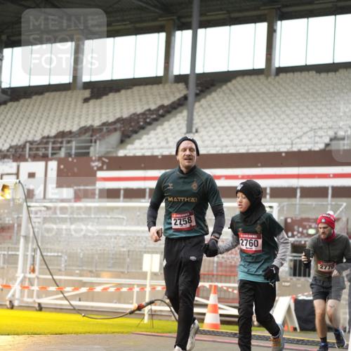 07.12.2025 - St. Pauli X-Mass-Run No. 15 Patografie http://msf.ph/oto/9379130 07.12.2025 10:12:25 Ziel 1070, 1072, 1074, 1077, 2758, 2760, 2770, 3585 meine-sportfotos.de