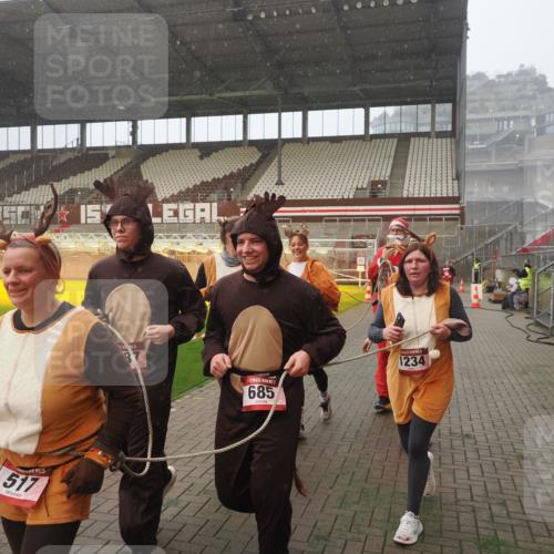 07.12.2025 - St. Pauli X-Mass-Run No. 15 Fabian Wolf http://msf.ph/oto/9379139 07.12.2025 10:07:28 Ziel 256, 265, 272, 517, 657, 685, 716, 767, 1187, 1234, 1543, 2983, 3003 meine-sportfotos.de