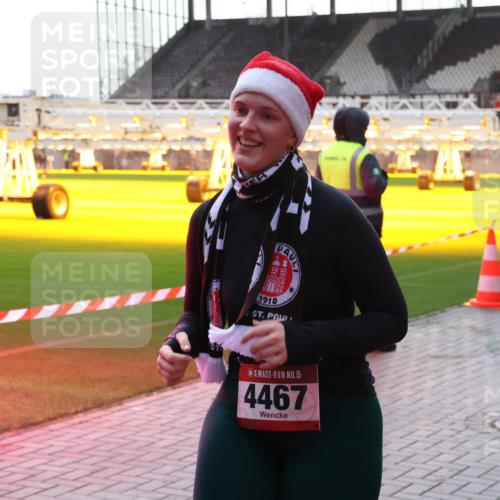07.12.2025 - St. Pauli X-Mass-Run No. 15 Luisa Fischer http://msf.ph/oto/9379148 07.12.2025 10:32:19 Ziel 1910, 15, 4467, 750, 752, 1818, 2342, 2343, 2345, 2352, 2418, 2540, 2541, 3267, 3716, 3806, 3808, 3895, 3896, 3897, 3969, 4039, 4274, 4275, 4412, 4467, 4484, 4495, 4504, 4518, 4519, 4520 meine-sportfotos.de