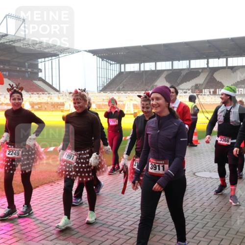 07.12.2025 - St. Pauli X-Mass-Run No. 15 Luisa Fischer http://msf.ph/oto/9379149 07.12.2025 10:06:07 Ziel 2249, 1991, 1701, 3911, 3386, 668, 2, 3, 54, 114, 123, 363, 385, 424, 512, 543, 668, 676, 805, 834, 945, 950, 1121, 1215, 1222, 1316, 1374, 1481, 1661, 1761, 1789, 1791, 2756, 2757, 3186, 3231, 3386, 3812, 3814, 3857, 3859, 3877, 4036, 4194, 4195, 4235, 4236, 4237, 4552, 4555, 4556, 4558, 4559, 4560 meine-sportfotos.de