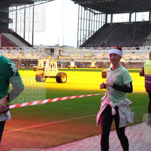 07.12.2025 - St. Pauli X-Mass-Run No. 15 Luisa Fischer http://msf.ph/oto/9379159 07.12.2025 10:32:26 Ziel 3, 1700, 169, 750, 752, 1818, 1942, 1944, 2342, 2343, 2345, 2352, 2418, 3267, 3716, 3806, 3808, 3895, 3896, 3897, 3969, 4039, 4274, 4275, 4467, 4484, 4495, 4504, 4518, 4519, 4520 meine-sportfotos.de