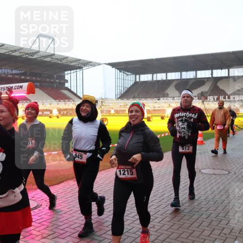 07.12.2025 - St. Pauli X-Mass-Run No. 15 Luisa Fischer http://msf.ph/oto/9379199 07.12.2025 10:06:13 Ziel 15, 543, 01, 945, 1215, 512, 123, 2, 3, 54, 123, 148, 180, 363, 385, 424, 468, 512, 543, 668, 676, 805, 834, 945, 950, 1121, 1215, 1222, 1316, 1374, 1481, 1661, 1761, 1788, 1789, 1791, 2756, 2757, 2894, 2968, 3093, 3172, 3196, 3231, 3386, 3812, 3814, 3857, 3859, 3877, 4036, 4194, 4195, 4235, 4236, 4237, 4246, 4251, 4552, 4555, 4556, 4558, 4559, 4560 meine-sportfotos.de