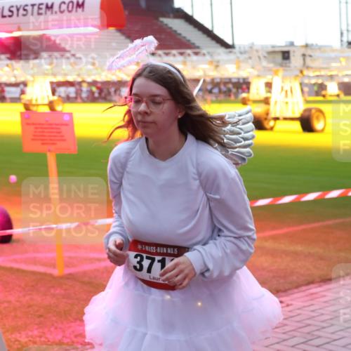 07.12.2025 - St. Pauli X-Mass-Run No. 15 Luisa Fischer http://msf.ph/oto/9379206 07.12.2025 10:32:35 Ziel 15, 371, 456, 651, 750, 752, 1942, 1944, 2342, 2343, 2345, 2352, 2418, 3267, 3716, 3806, 3808, 3969, 4039, 4274, 4275, 4467, 4484, 4495, 4504, 4518, 4519, 4520 meine-sportfotos.de